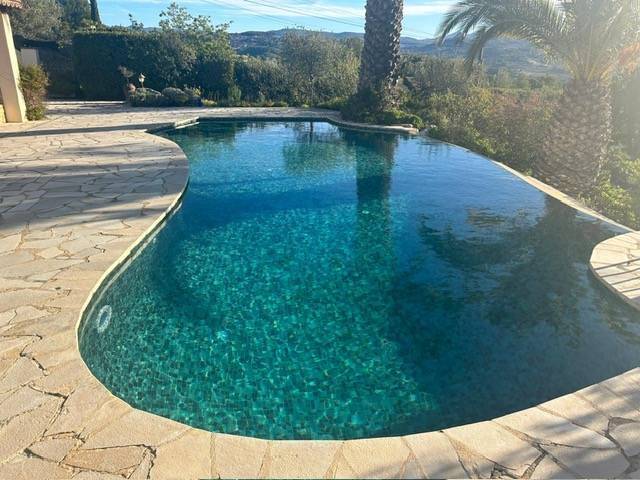 Rénovation d'une piscine haut de gamme