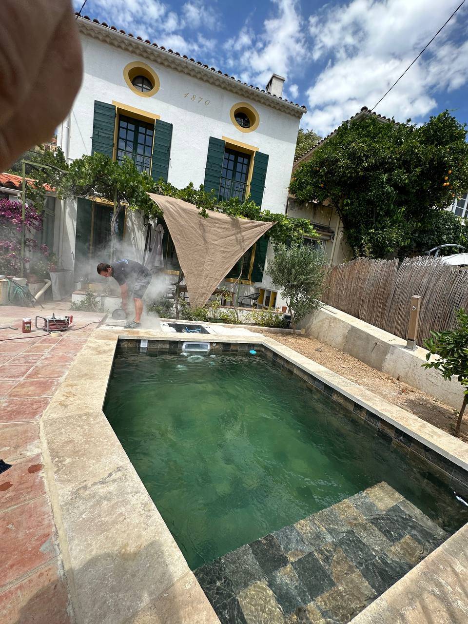 Piscine pose des margelles