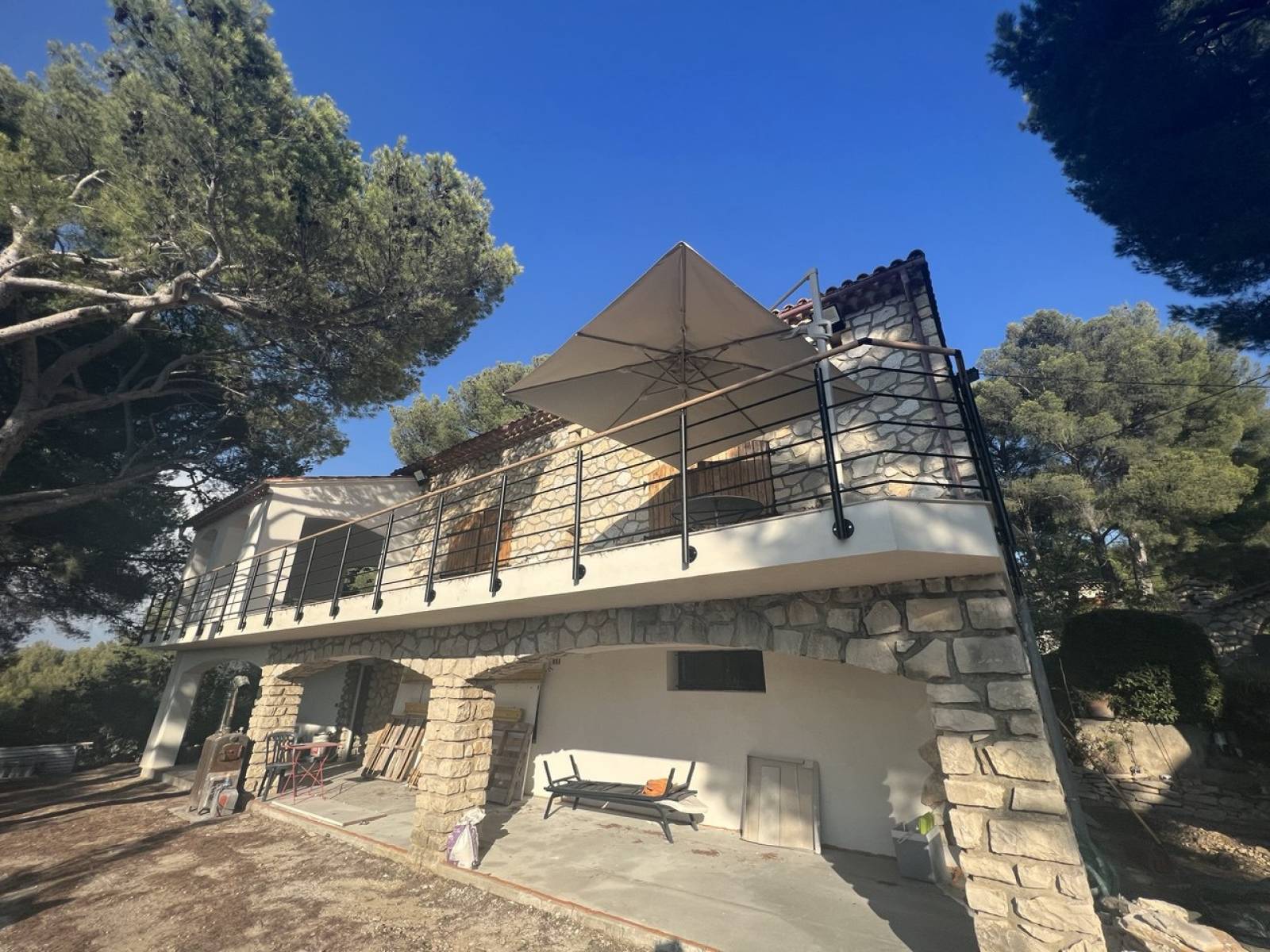 Construction et agrandissement d'une maison à étage avec toiture et façade à Saint Cyr