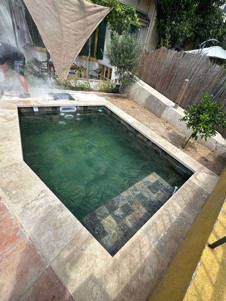 Piscine pose des margelles
