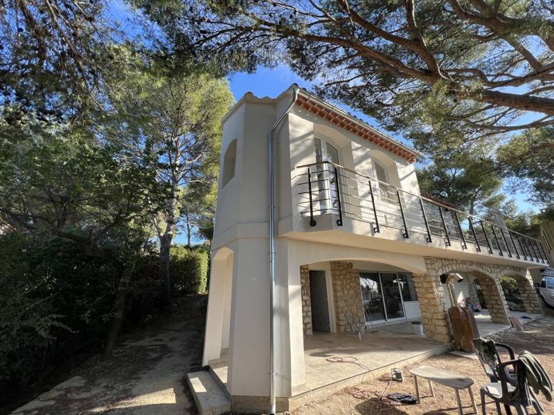 Quelles sont les démarches administratives nécessaires pour les travaux de rénovation dans le Var ?